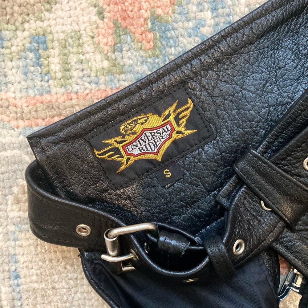 “Universal Rider” Black Leather Riding Chaps, Size Small - Picture 4 of 7